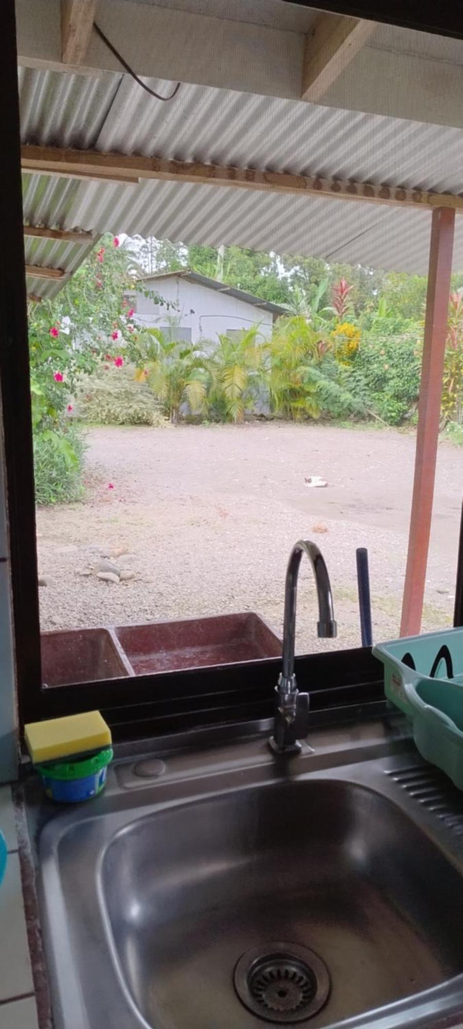 Cabinas Los Tucanes Cahuita Eksteriør billede