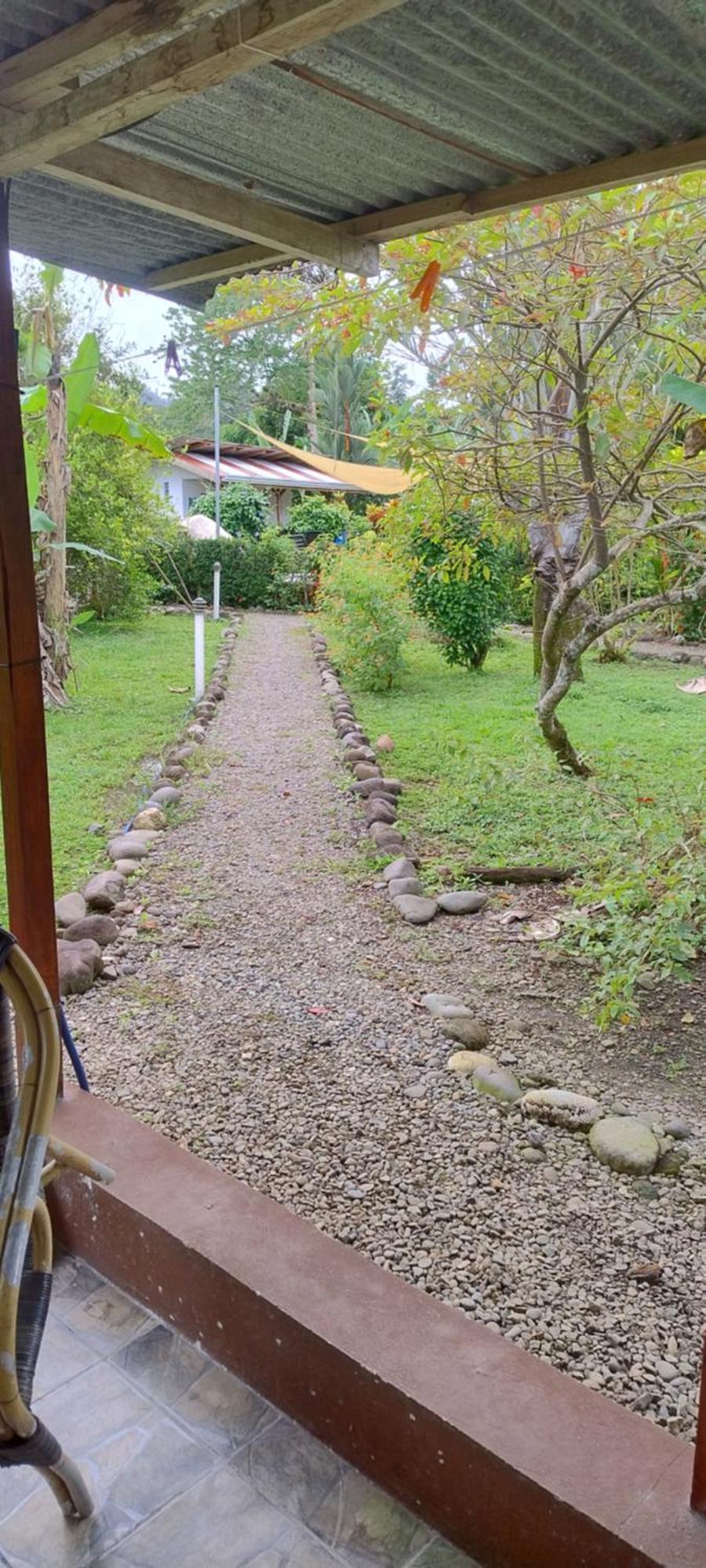 Cabinas Los Tucanes Cahuita Eksteriør billede