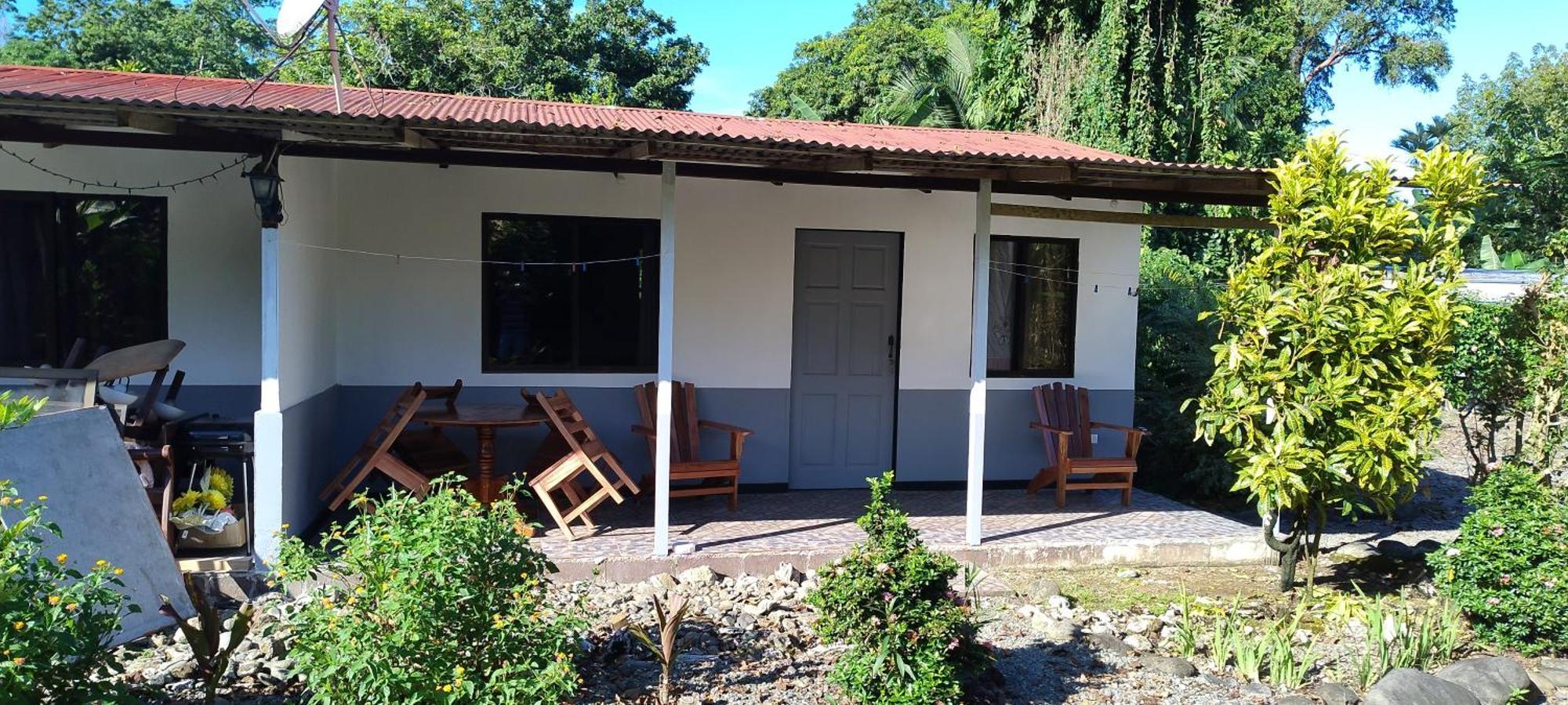 Cabinas Los Tucanes Cahuita Eksteriør billede