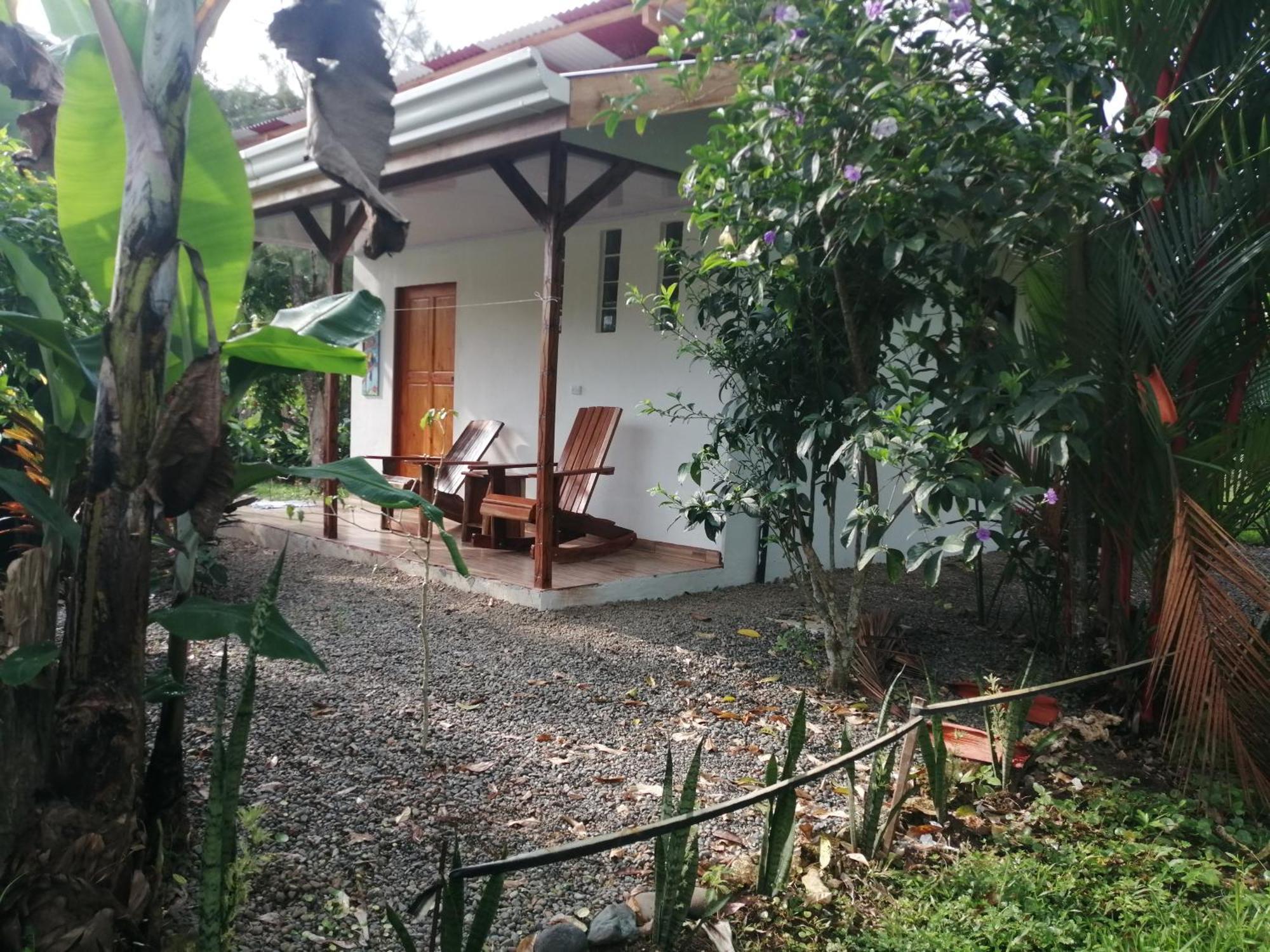 Cabinas Los Tucanes Cahuita Værelse billede